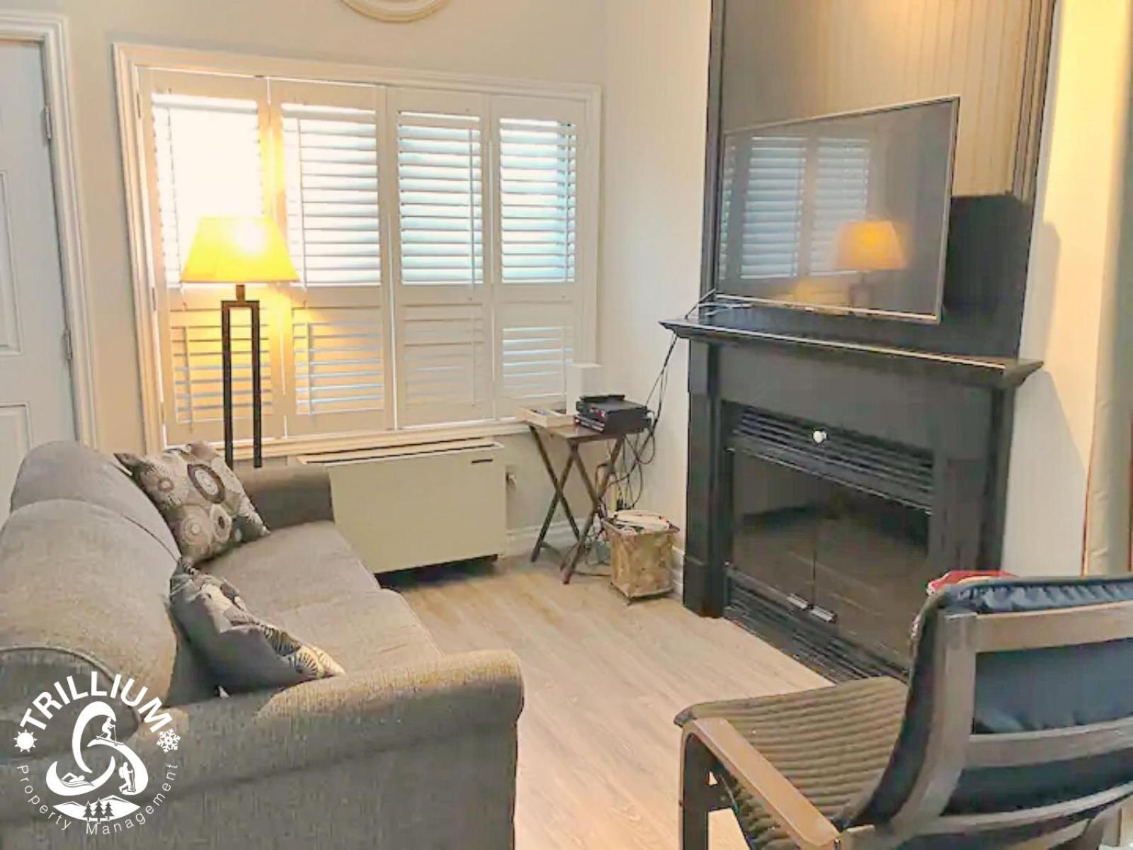 Blue Mountain, Collingwood - Loft Condo, Sleeps 4 บลูเมาเทนส์ ภายนอก รูปภาพ