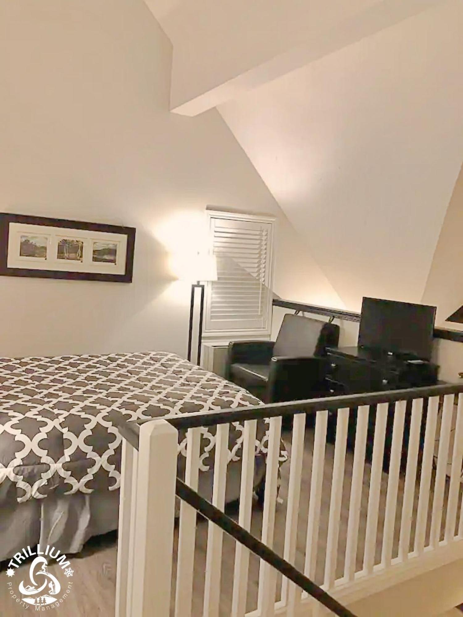 Blue Mountain, Collingwood - Loft Condo, Sleeps 4 บลูเมาเทนส์ ภายนอก รูปภาพ