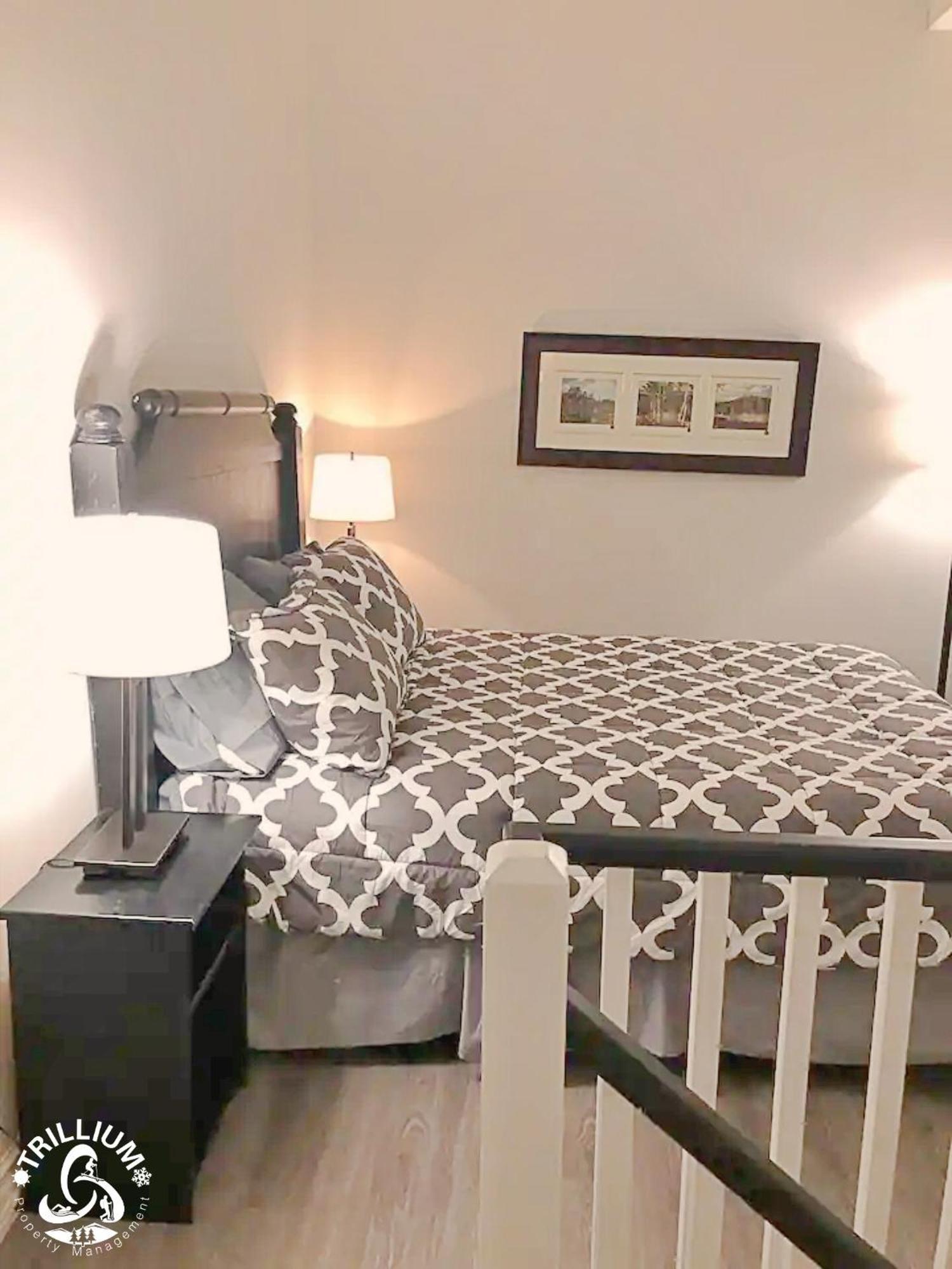 Blue Mountain, Collingwood - Loft Condo, Sleeps 4 บลูเมาเทนส์ ภายนอก รูปภาพ