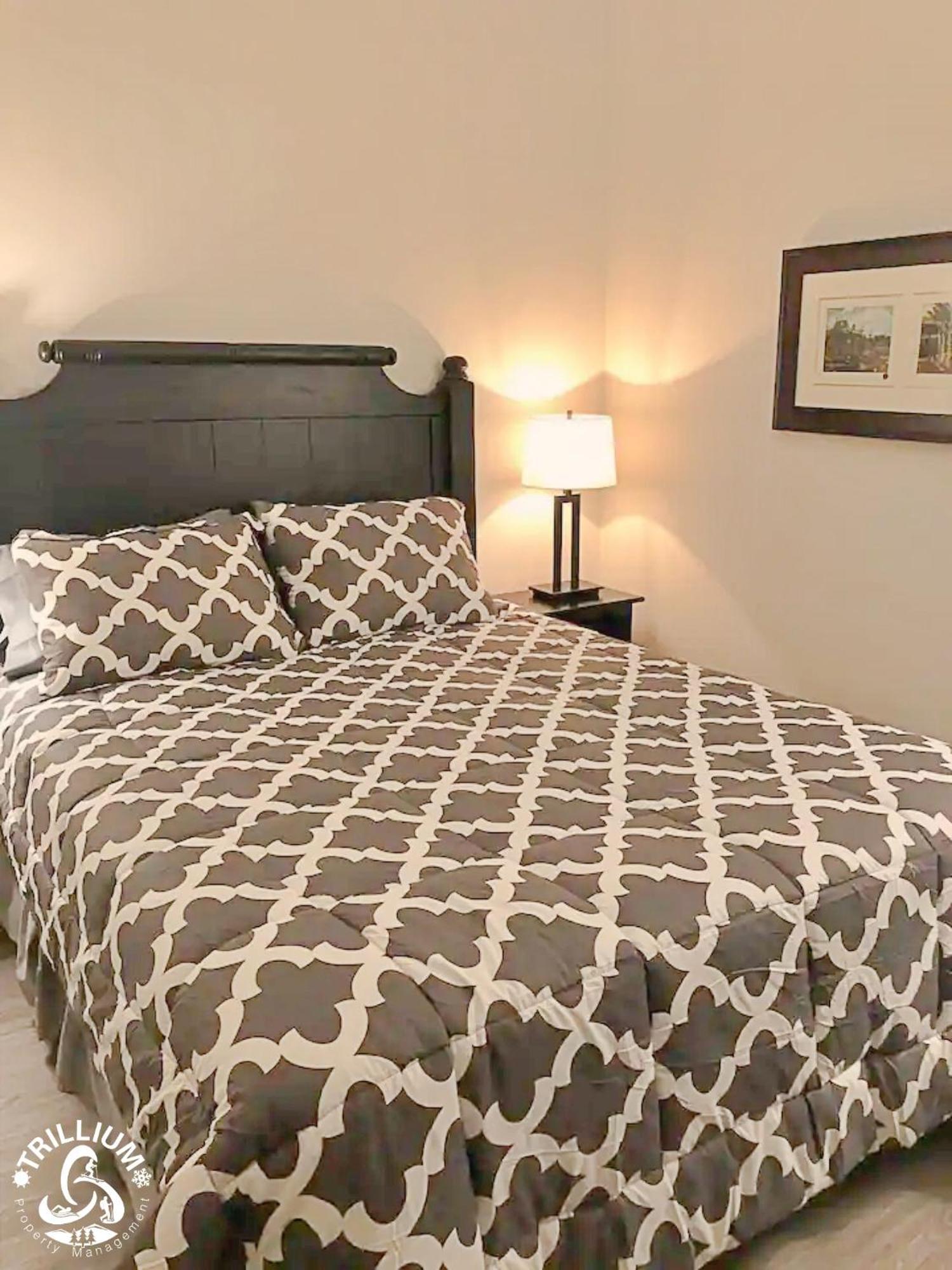 Blue Mountain, Collingwood - Loft Condo, Sleeps 4 บลูเมาเทนส์ ภายนอก รูปภาพ