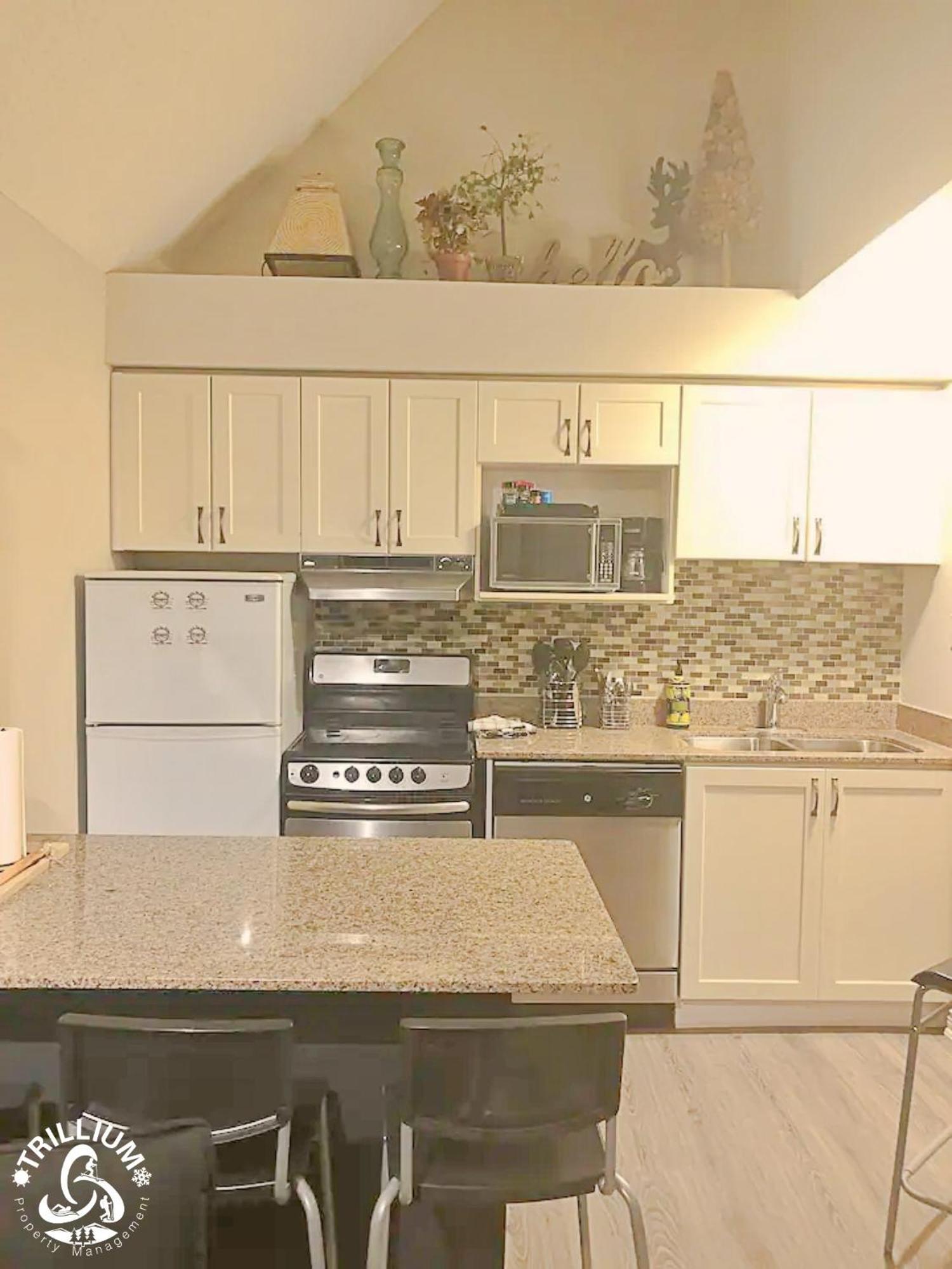 Blue Mountain, Collingwood - Loft Condo, Sleeps 4 บลูเมาเทนส์ ภายนอก รูปภาพ