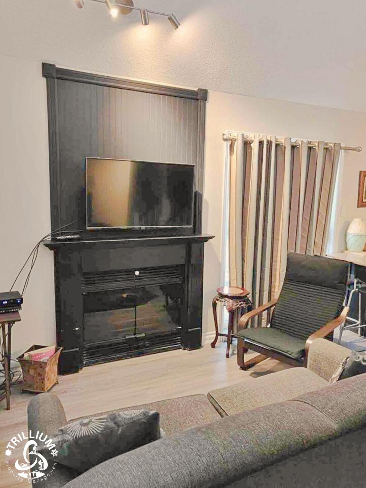 Blue Mountain, Collingwood - Loft Condo, Sleeps 4 บลูเมาเทนส์ ภายนอก รูปภาพ